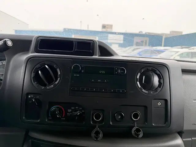 2013 Ford Econoline E-250 Cargo Van, 4.6L, V8, Clean Carfax, Mas - Photo 17