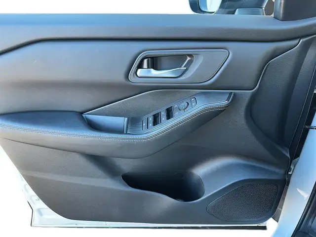 2025 Nissan Rogue SV Moonroof SV | Moonroof | Dual Climate Co... - Photo 15