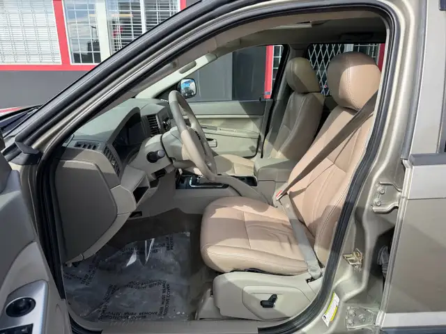 2005 Jeep Grand Cherokee 4dr Laredo| 3.7L V6 | Sunroof |Reliable - Photo 16