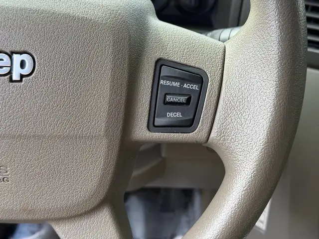 2005 Jeep Grand Cherokee 4dr Laredo| 3.7L V6 | Sunroof |Reliable - Photo 21
