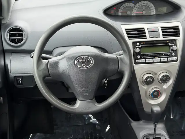 2007 Toyota Yaris 4dr Sdn Auto, Fuel Efficient | Reliable | Budg - Photo 14