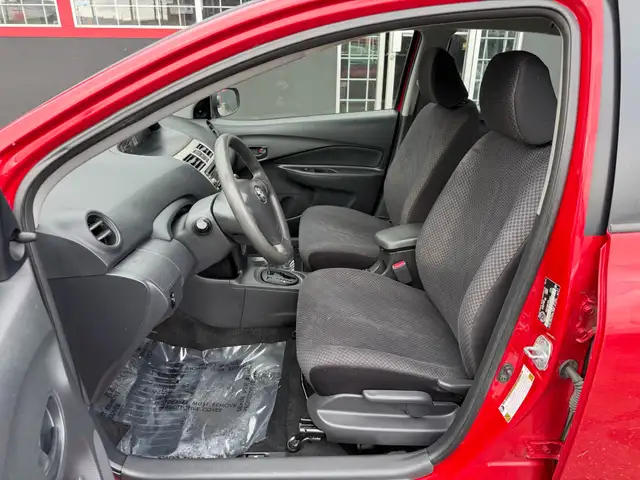 2007 Toyota Yaris 4dr Sdn Auto, Fuel Efficient | Reliable | Budg - Photo 16