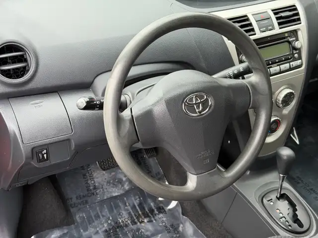 2007 Toyota Yaris 4dr Sdn Auto, Fuel Efficient | Reliable | Budg - Photo 17