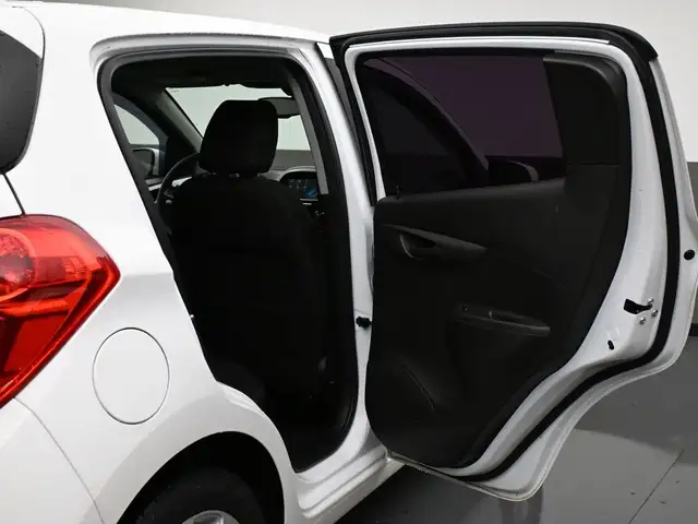 2018 Chevrolet Spark LT Call 902-466-9550 Android Auto / Apple C - Photo 25
