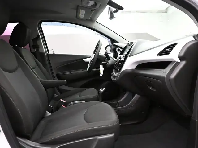 2018 Chevrolet Spark LT Call 902-466-9550 Android Auto / Apple C - Photo 29