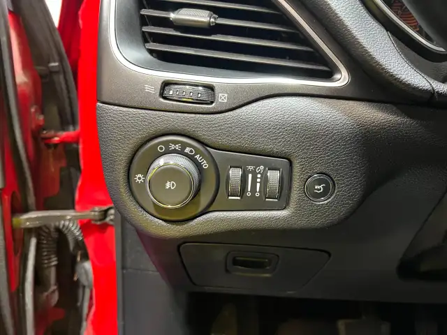 2019 Jeep Cherokee - Photo 12