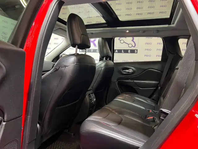 2019 Jeep Cherokee - Photo 18
