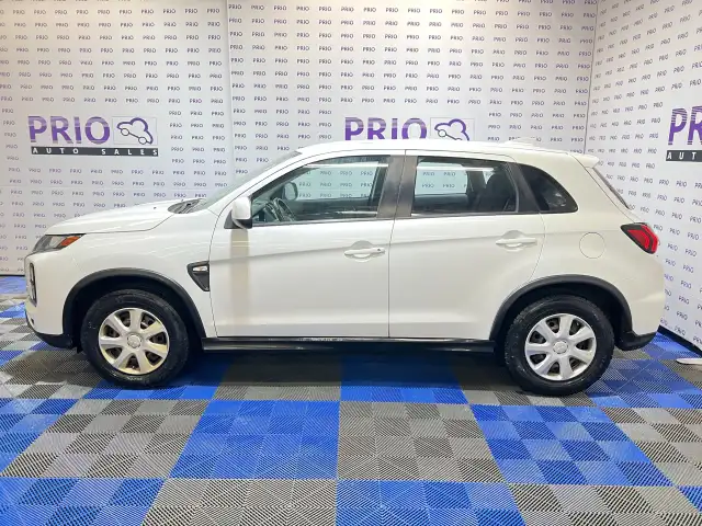2020 Mitsubishi RVR - Photo 2