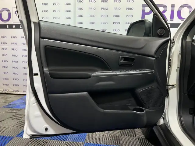 2020 Mitsubishi RVR - Photo 10