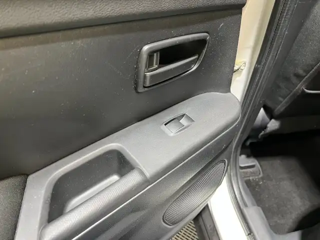2020 Mitsubishi RVR - Photo 16