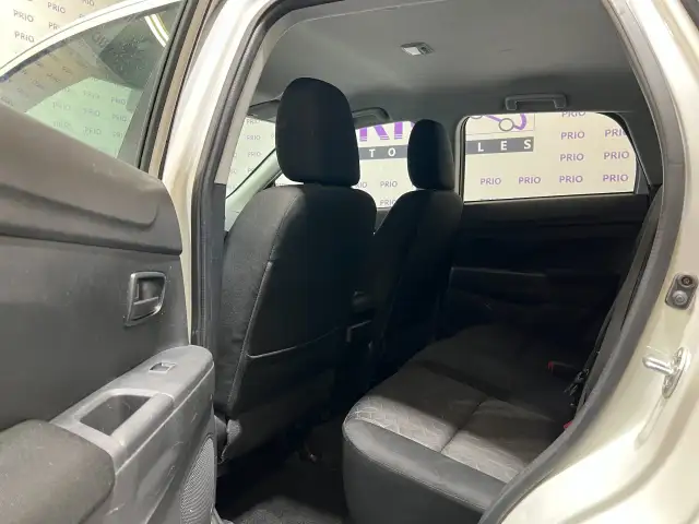 2020 Mitsubishi RVR - Photo 17