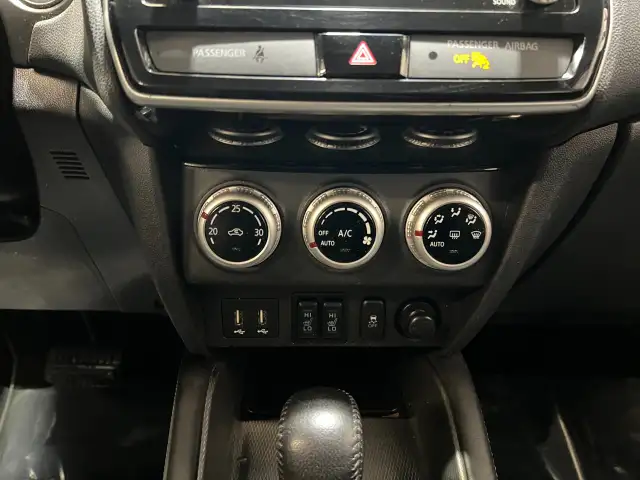 2020 Mitsubishi RVR - Photo 26