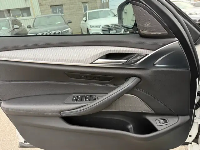 2018 BMW 5-Series 540i xDrive Sedan|M Sport Pkg.|ACCIDENT FREE|2 - Photo 14