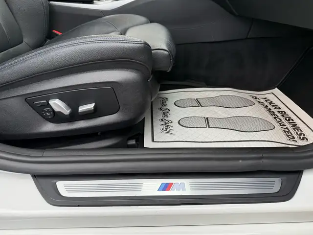 2018 BMW 5-Series 540i xDrive Sedan|M Sport Pkg.|ACCIDENT FREE|2 - Photo 31