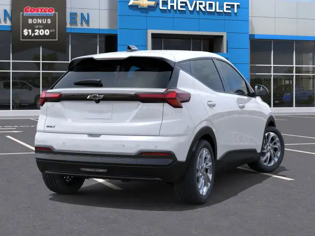 2027 Chevrolet Bolt - Photo 4