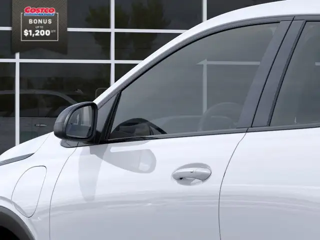 2027 Chevrolet Bolt - Photo 11