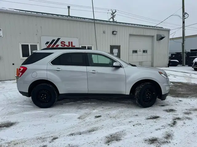 2017 Chevrolet Equinox LT - Photo 2