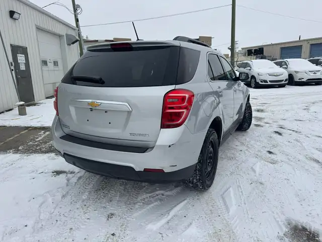 2017 Chevrolet Equinox LT - Photo 3