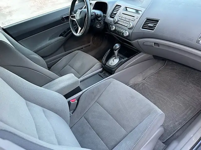 2010 Honda Civic 4dr Auto DX-G - Photo 8