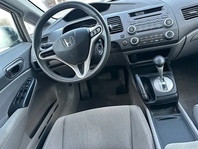 2010 Honda Civic 4dr Auto DX-G - Photo 10