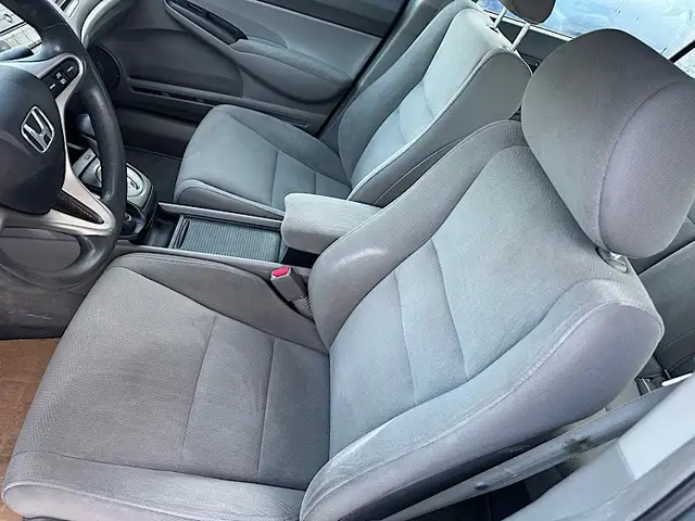 2010 Honda Civic 4dr Auto DX-G - Photo 11