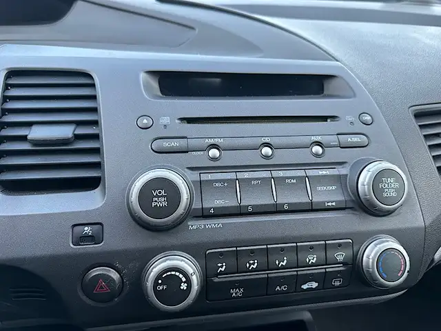 2010 Honda Civic 4dr Auto DX-G - Photo 12