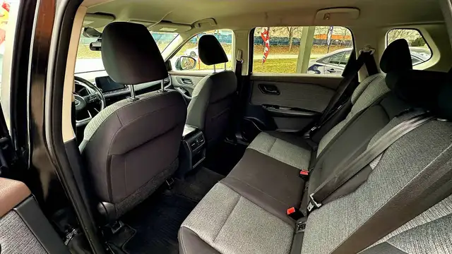2021 Nissan Rogue AWD S | NO ACCIDENTS | HEATED SEATS | LOTS OF - Photo 9