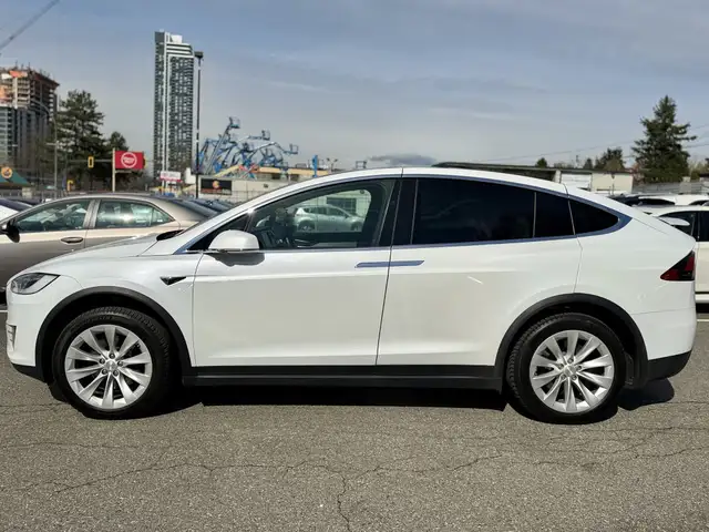 2017 Tesla Model X 100D LONG RANGE - Photo 8