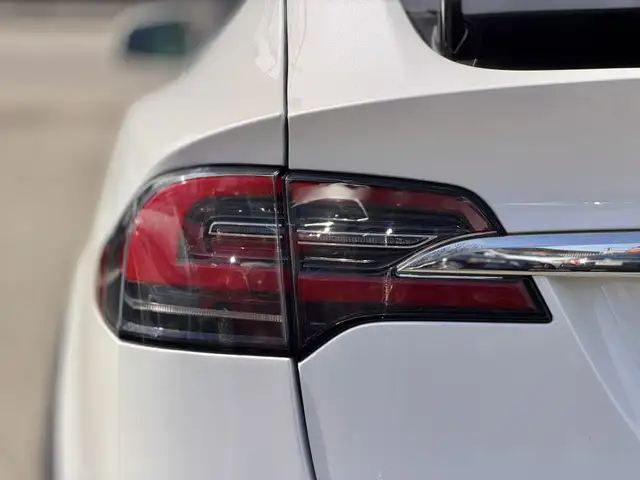 2017 Tesla Model X 100D LONG RANGE - Photo 11