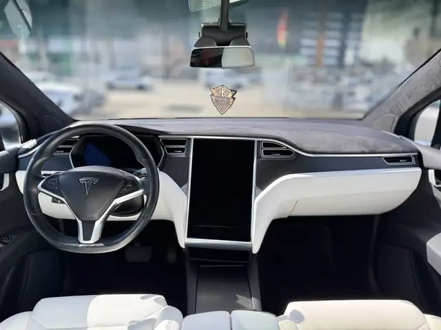 2017 Tesla Model X 100D LONG RANGE - Photo 13