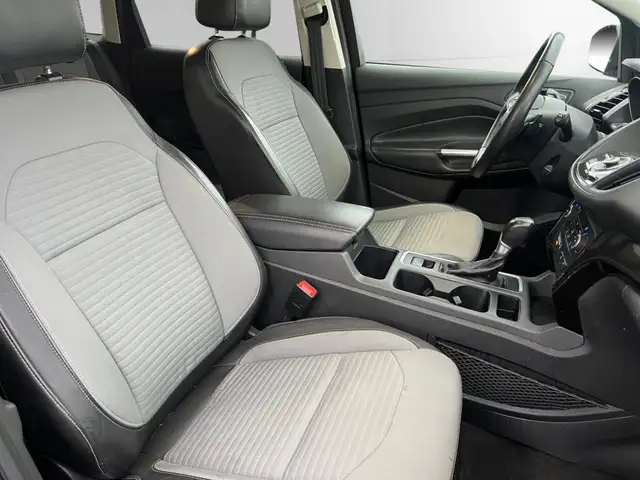 2017 Ford Escape TITANIUM | 4WD | 2.0L | CLEAN CARFAX | PANO ROO - Photo 16