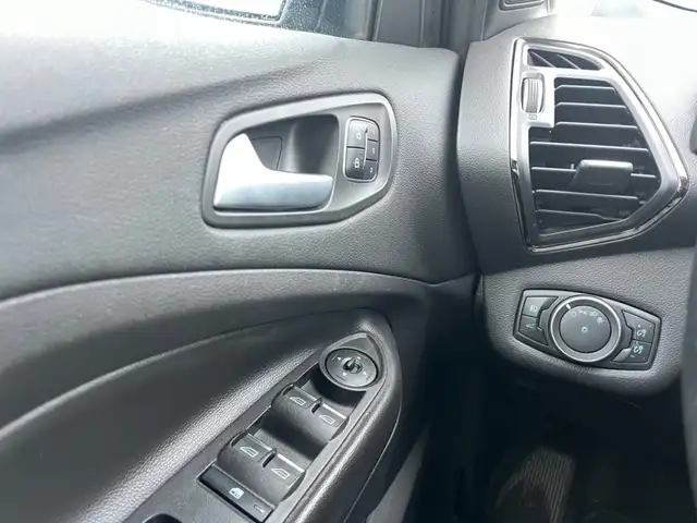 2017 Ford Escape TITANIUM | 4WD | 2.0L | CLEAN CARFAX | PANO ROO - Photo 26