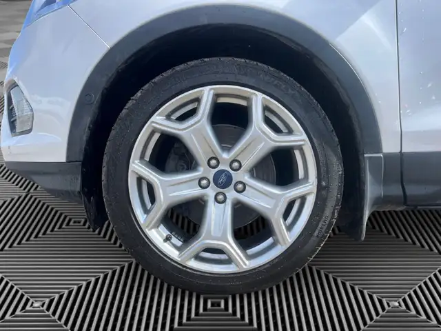 2018 Ford Escape TITANIUM | 4WD | 2.0L | CLEAN CARFAX | PANO ROO - Photo 9