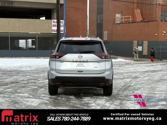 2025 Nissan Rogue SV - Photo 8