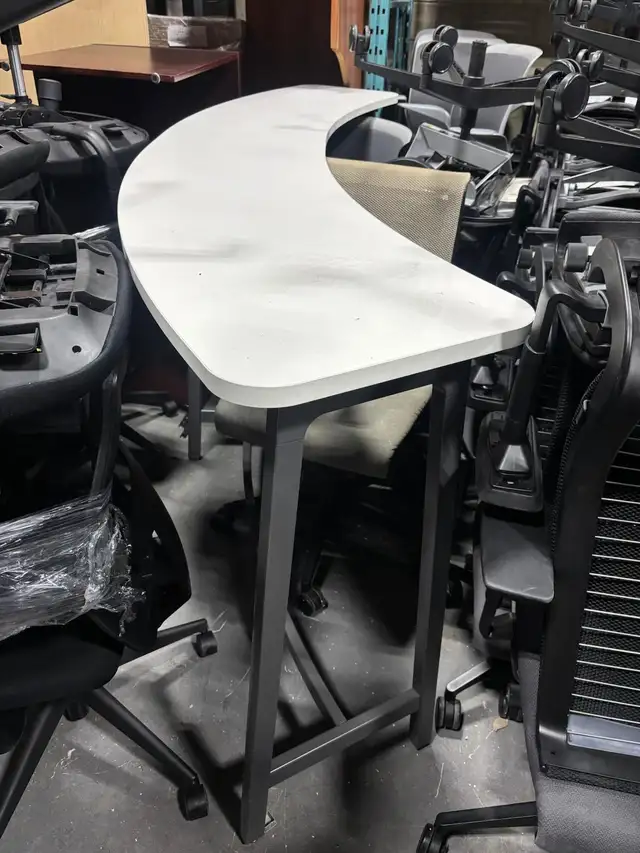 Curved Bar Table – Modern & Stylish Accent Table | $80 - Photo 2