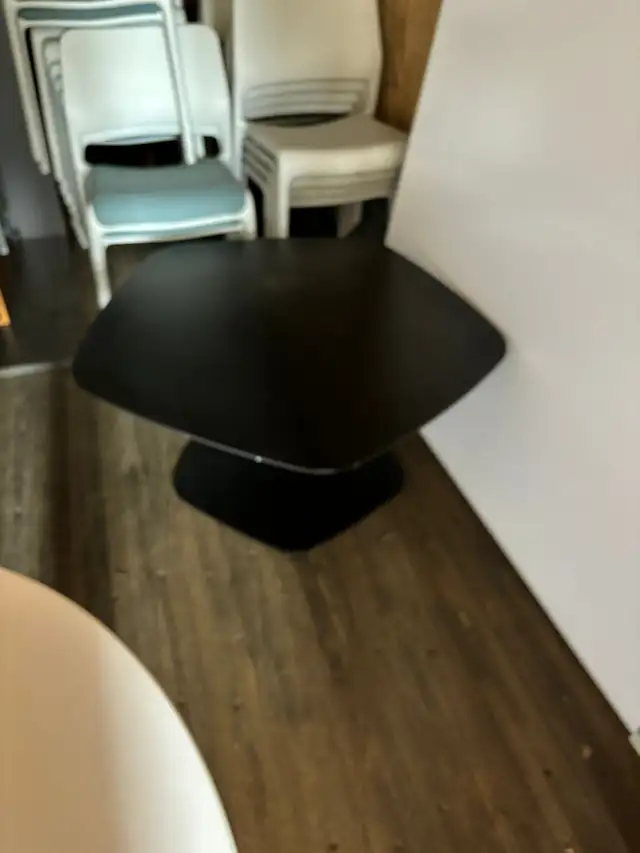 Keilhauer Talk Pentagon Table-Excellent Condition-Call us! - Photo 2