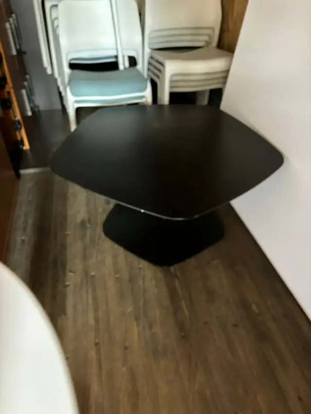 Keilhauer Talk Pentagon Table-Excellent Condition-Call us! - Photo 5