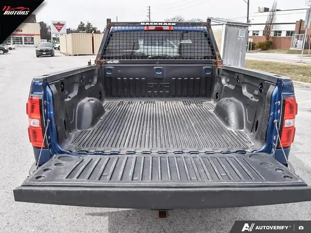 2018 GMC Sierra 1500 4x4 Double Cab 143.5' SLE | 6.5ft BOX | V8 - Photo 11