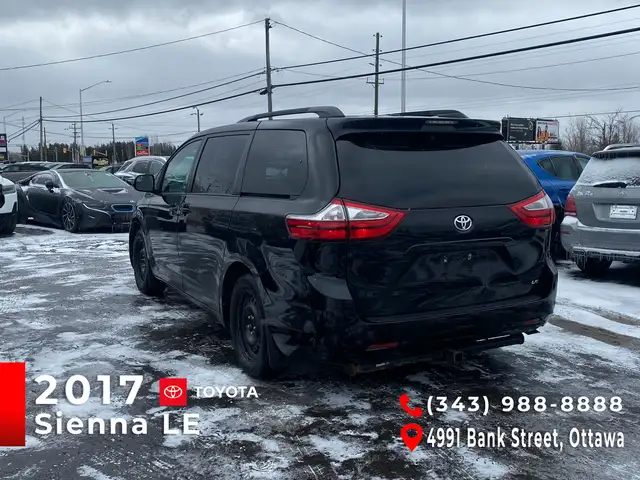 2017 Toyota Sienna LE - Photo 3