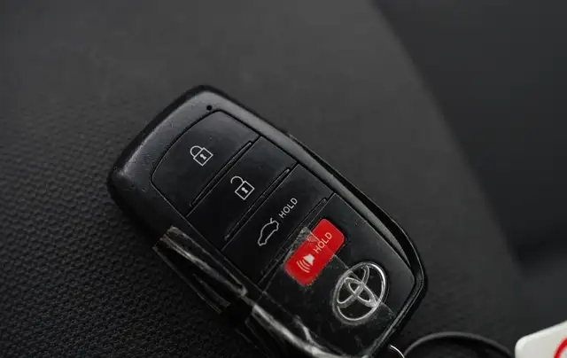 2023 Toyota Corolla Hybrid LE, Apple Carplay, Backup Camera, Cru - Photo 28