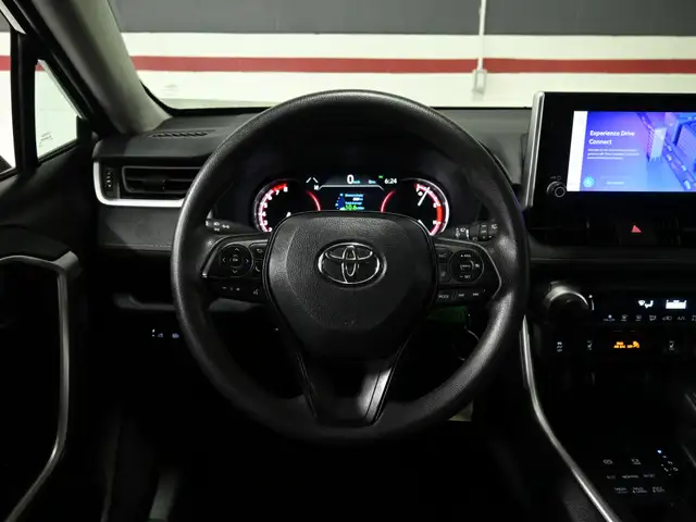 2024 Toyota RAV4 LE No Accident Radar Cruise Lane Assist Blind S - Photo 12