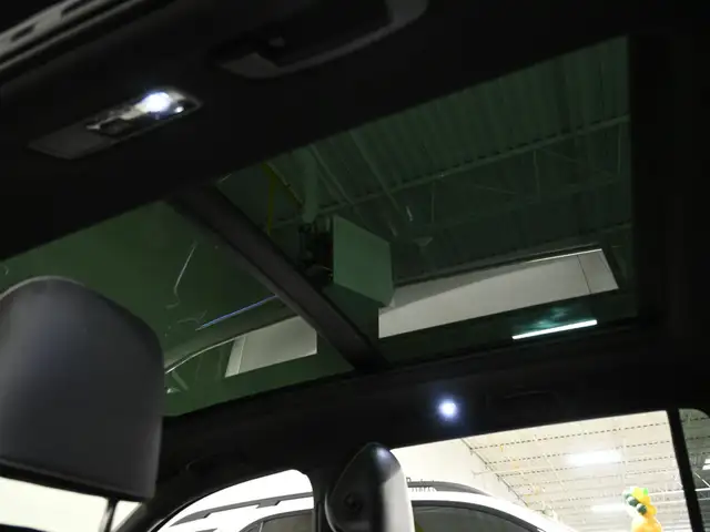 2024 Volkswagen Tiguan Highline R-Line No Accident Fender 360CAM - Photo 24