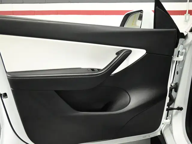 2022 Tesla Model Y Long Range No Accident Dual Motor Autopilot N - Photo 11