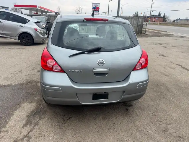 2011 Nissan Versa 1.8 S, AUTOMATIC, NOT CVT, 163KMS, CERTIFIED - Photo 4