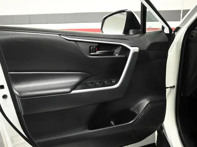 2024 Toyota RAV4 LE Radar Cruise Lane Assist Blind Spot - Photo 11