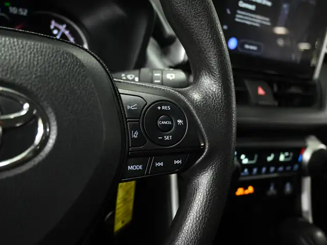 2024 Toyota RAV4 LE Radar Cruise Lane Assist Blind Spot - Photo 16