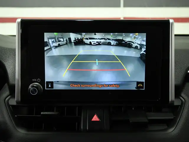 2024 Toyota RAV4 LE No Accident Radar Cruise Lane Assist Blind S - Photo 18