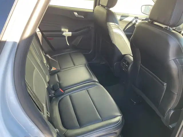 2025 Ford Escape Platinum - Photo 9
