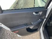 2025 Ford Escape Platinum - Photo 17