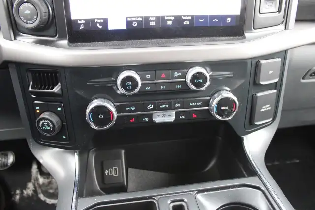 2025 Ford F-150 XLT - Photo 17